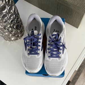 Brooks grey and navy Adrenaline GTS